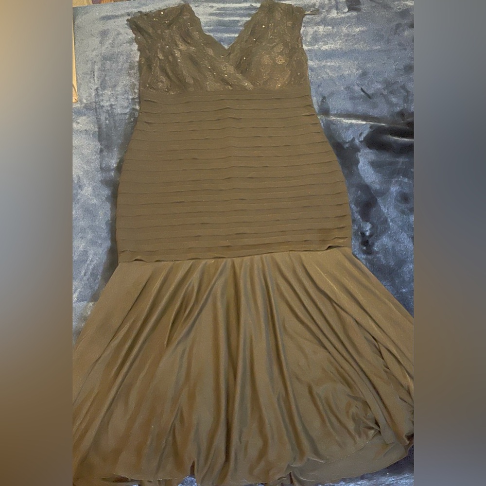 Betsy & Adam V-Neck Black Dress(bin F)